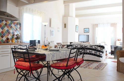 Cheray House | Charming Villa with Garden, Near Beach & Market, Sleeps 6 - Saint-Georges-d'Oléron