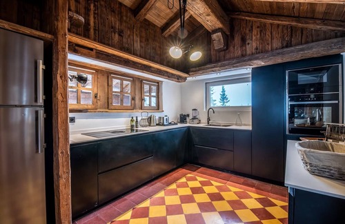 Courchevel Villa | Charming French Chalet | Chalet Augustus | Amazing Mountain Views & Sauna |.