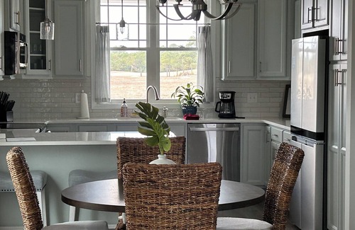 Morehead City House | Charming Golfer's Dream Near the Beach 3BD/2.5BA house in peaceful Beaufort