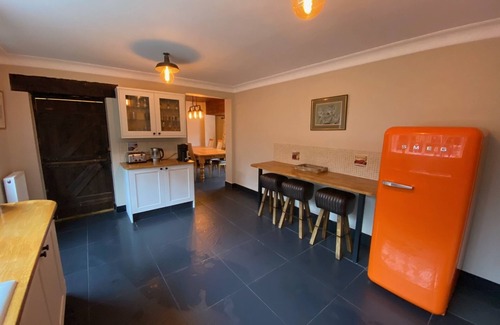 St. Mary's Other | Charming Group Stay – Peaceful Retreat near London