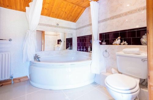 St Wenn Bed & Breakfast | Charming Guest House in Cornish countryside - Demelza Cottage