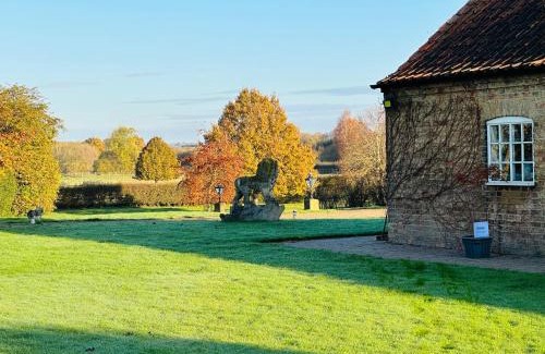 Lincoln Apartment | Charming Hen Cottage Countryside Retreat Lincoln