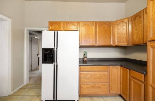 Springerville House | Charming Historic Home-30 mins to Greer-Sleeps 9- Mountain Thyme Cottage, yardnn