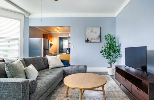 Knoxville Apartment | Charming Historic Retreat - 5 Mins from Downtown