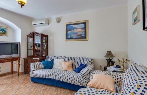 Nerezine House | Charming Holiday Home in Nerezine