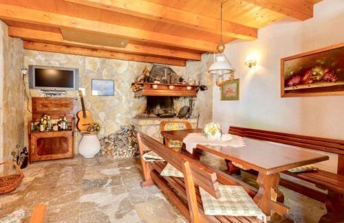 Nerezine House | Charming Holiday Home in Nerezine