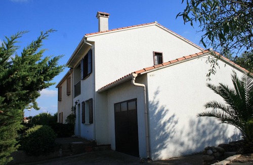 Baixas House | Charming holiday home with typical southern French flair and a beautiful garden