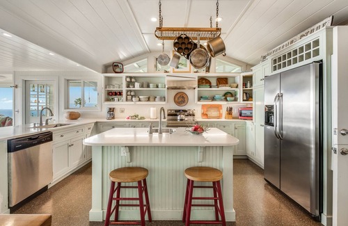 Holualoa House | Charming Holualoa Ranching-Era Estate near Kailua and Keauhou. Away from it all!