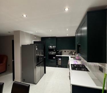 Mottingham and Chislehurst North House | Charming Home