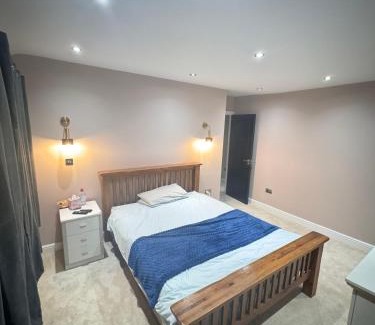 Mottingham and Chislehurst North House | Charming Home