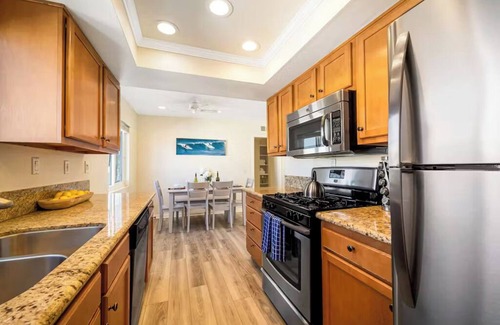 Newport Beach Apartment | Charming Home Just Steps from the Beach – 2-Bedroom, Private Back Patio, & Free WiFi