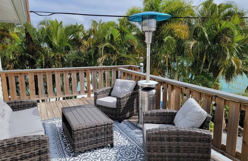 Memphis House | ☆Charming Home♡ Near Anna Maria Beach♡ Heated Pool+Games☆