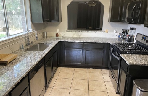 Atascocita House | Charming Home Near IAH, Minutes from Malls!