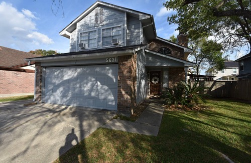 Atascocita House | Charming Home Near IAH, Minutes from Malls!