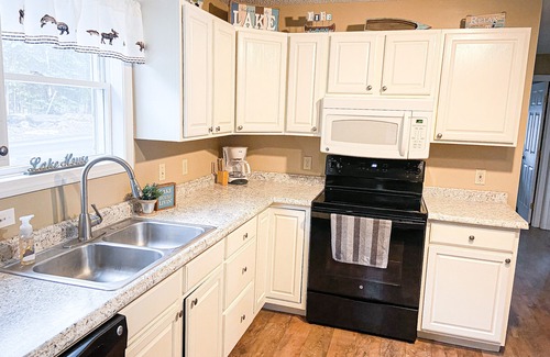Greenville House | Charming home with direct lake access, close to town