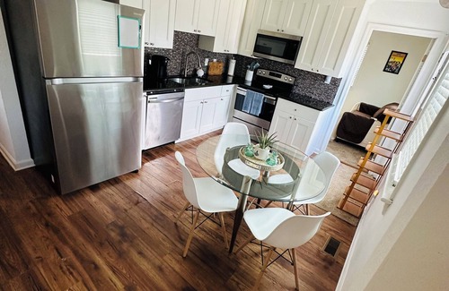 Norfolk House | Charming Home with Game Room and Pool table to enjoy in beautiful Norfolk