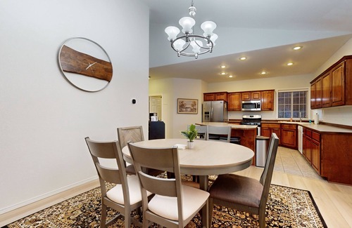 Redmond House | Charming home with spacious interior, enclosed yard, WiFi, BBQ grill