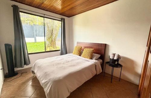 Villa Bonita Villa | Charming house 5 min airport with Ac