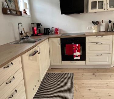 Klaksvik Villa | Charming house in city centre with sea view