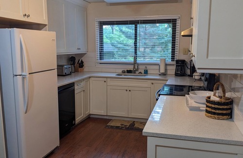 Landrum House | Charming House in Downtown Landrum