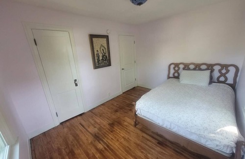 New Albany House | Charming house in the heart of New Albany close to downtown Louisville!