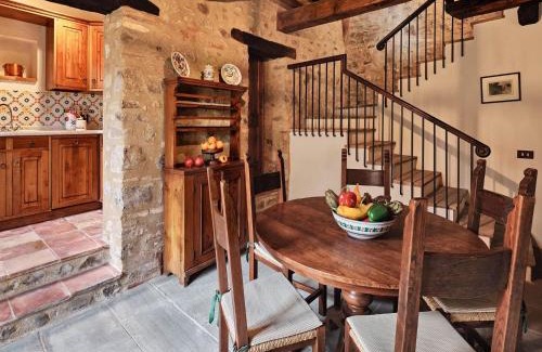 Umbertide House | Charming House in Umbria with Pool and Garden