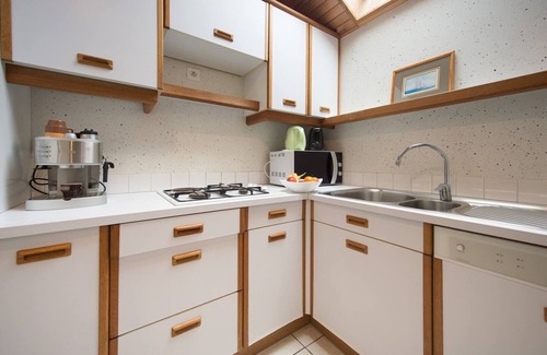 Fouesnant Cottage | Charming house * refined decoration, quiet and close to the sea