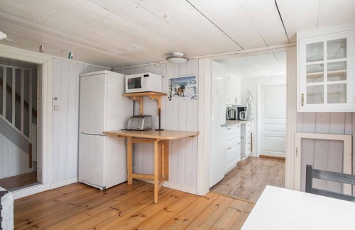 Johanneshov House | Charming house with beach,jetty,sauna,boatsn9 km from Gränna and Lake Vättern