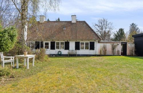 Tisvildeleje House | Charming House With 5000M² Garden And Forest