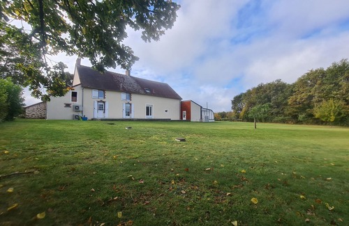 Orsennes Cottage | Charming Isolated Farmhouse with Indoor Heated Pool and Large Private Garden in South Berry