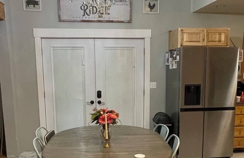Kingston House | Charming Kingston Escape – Ideal for Families with children, Nurses & Travelers!