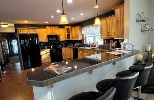 Lake Luzerne-Hadley Ski Chalet | Charming Lake Side Retreat- 3 bed/3 bath Chalet- Pet Friendly