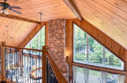 Gore Cabin | Charming lakefront cottage — close to activities for every season!