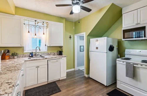 Lorain House | Charming Lakefront home with incredible views on Lake Erie, Lorain OH