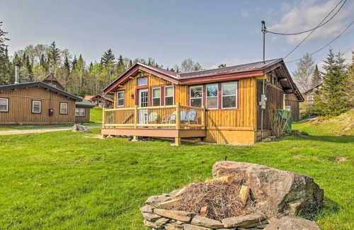 Pittsburg Cabin | Charming Lakeside Cabin w/ Deck and Shared Dock!