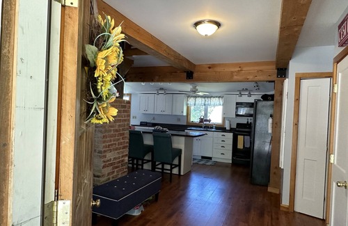 Deerfield Cottage | Charming lakeside cottage steps away from private sandy beach. Summer weeks open