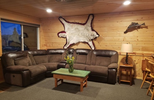 Mammoth Creek Cabin | Charming Lakeview Cabin at Panguitch Lake