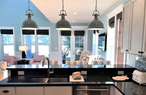 Laurel Grove House | Charming Laurel Grove 2 Bed/3 Bath + Loft - Sleeps 6! Free Wi-Fi!