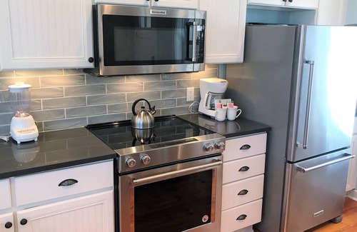 Laurel Grove House | Charming Laurel Grove 2 Bed/3 Bath + Loft - Sleeps 6! Free Wi-Fi!