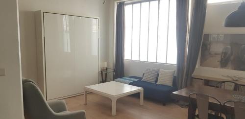 Faubourg Saint-Germain Apartment | Charming Loft - Tour Eiffel/Rue Cler