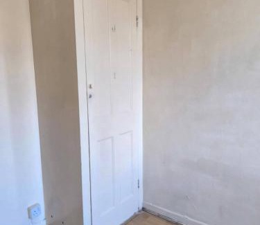 White City Apartment | Charming London Apartment for Rent - Central Location