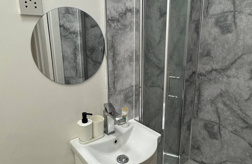 Harrow Road Apartment | Charming London Apartment Near Notting Hill