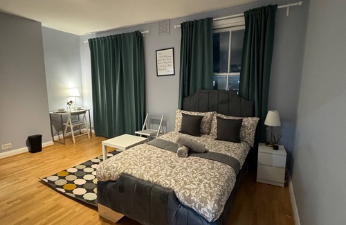 Harrow Road Apartment | Charming London Apartment Near Notting Hill