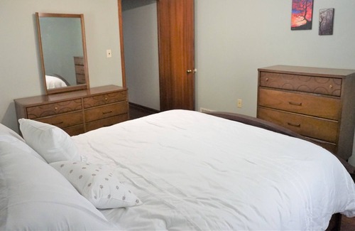 Aksarben - Elmwood Park House | Charming Mid-Century modern home - Historic Aksarben area