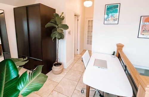 Palmerston House | Charming Mini-home with great outdoor space in the heart of Downtown Toronto
