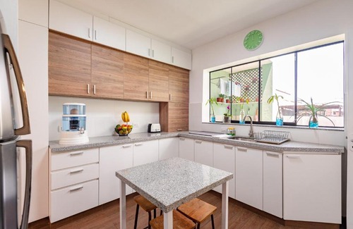 Santa Cruz House | Charming Miraflores Guesthouse with Terrace Studio Apartment and Private Room