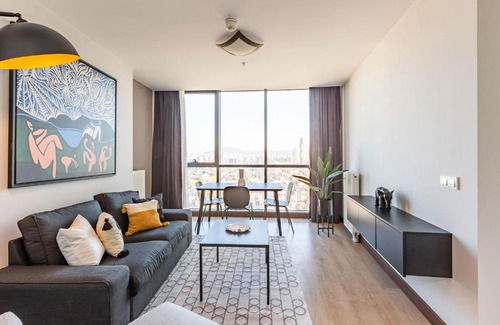 Atasehir Apartment | Charming Modern Flat with Captivating City View in Atasehir