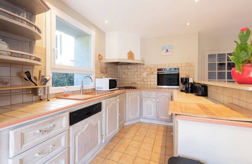 Ouzous Cottage | Charming mountain retreat – Renovated sheepfold, hiking and skiing nearby