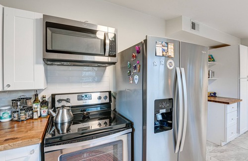 Urbandale Nations House | Charming Nashville Home w/Fire Pit, Indoor Sauna!