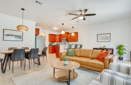 Navarre House | Charming Navarre Townhome 5 Mi to Beach!